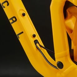 COMMENCAL T.E.M.P.O. OHLINS EDITION YELLOW 20 COMMENCAL T.E.M.P.O. OHLINS EDITION YELLOW -BIKE Soldes 2023 22TEMPOH 08 2000