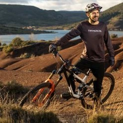 MAILLOT MANCHES LONGUES COMMENCAL BLACK 18 MAILLOT MANCHES LONGUES COMMENCAL BLACK -BIKE Soldes 2023 T21MTMLBK 07 2000