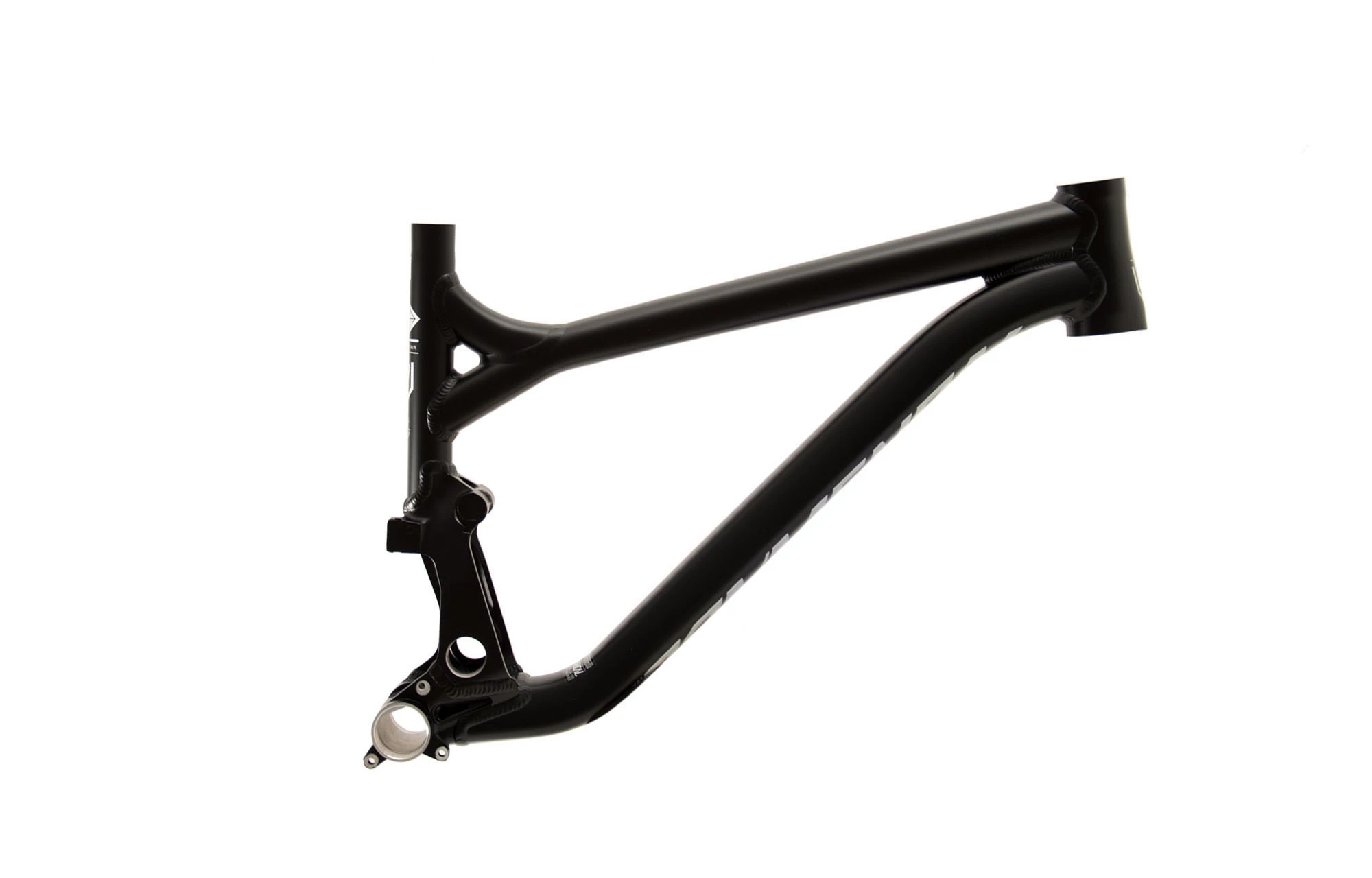 TRIANGLE AVANT SUPREME JR V3 BLACK 3 TRIANGLE AVANT SUPREME JR V3 BLACK